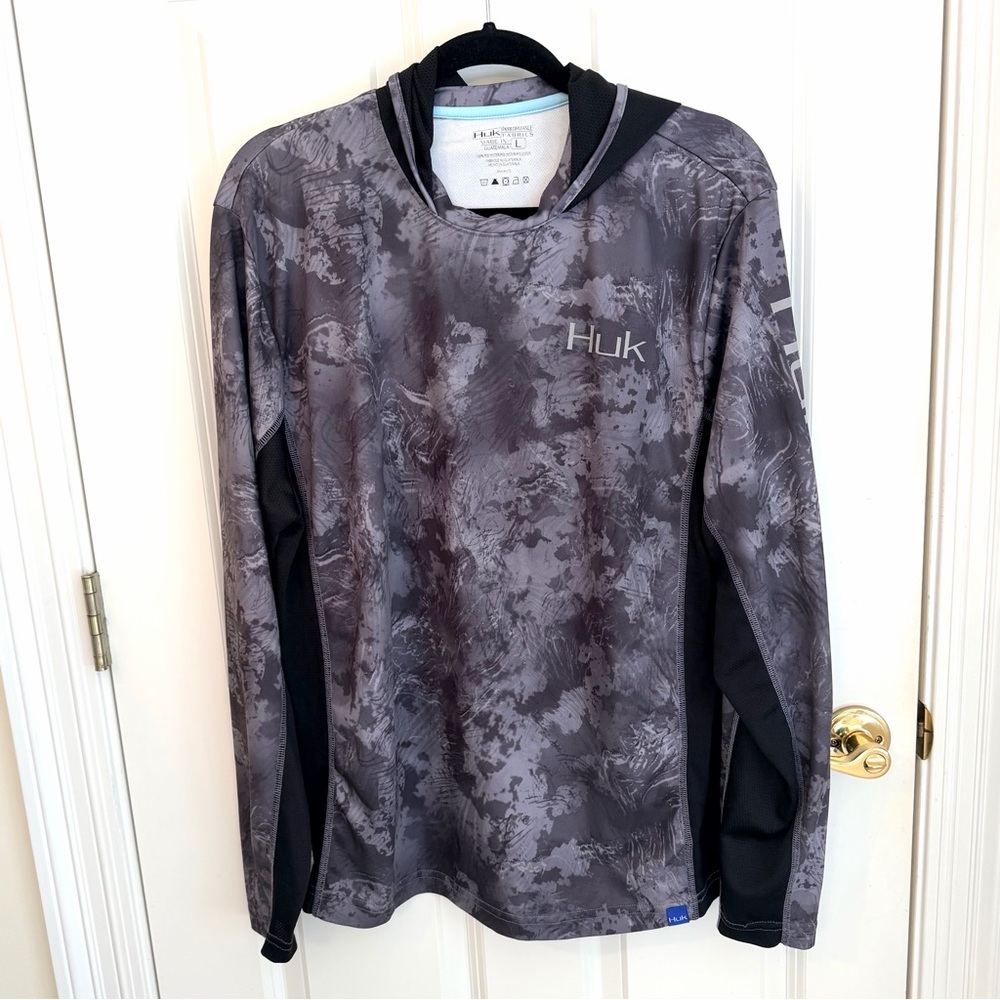 Huk Men's  Fishing Hoodie Like New Gray Camo Performance Hoodie Size L